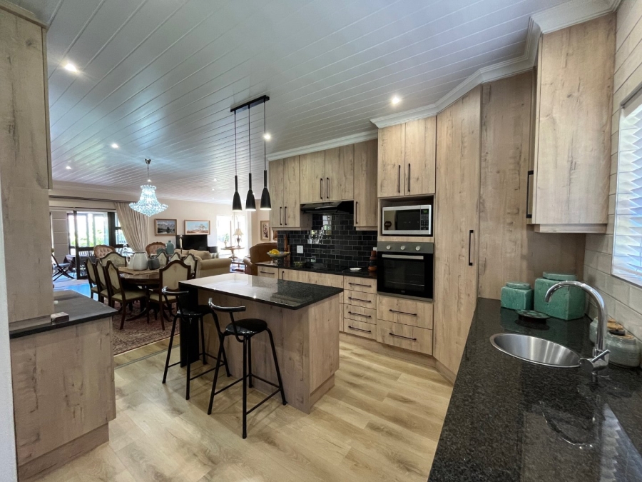 3 Bedroom Property for Sale in Outeniqua Strand Western Cape